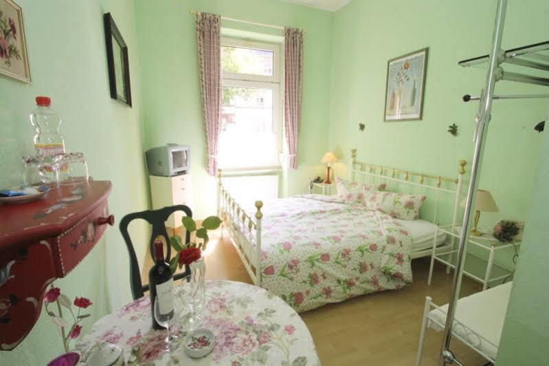 Acasa Bed & Breakfast Frankfurt am Main Exterior photo